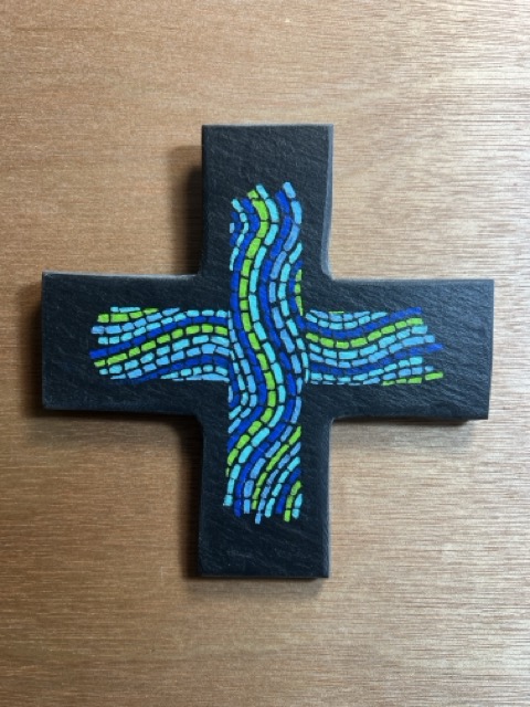 Kreuz, bemalt mit Acrylfarbe (25 Euro)